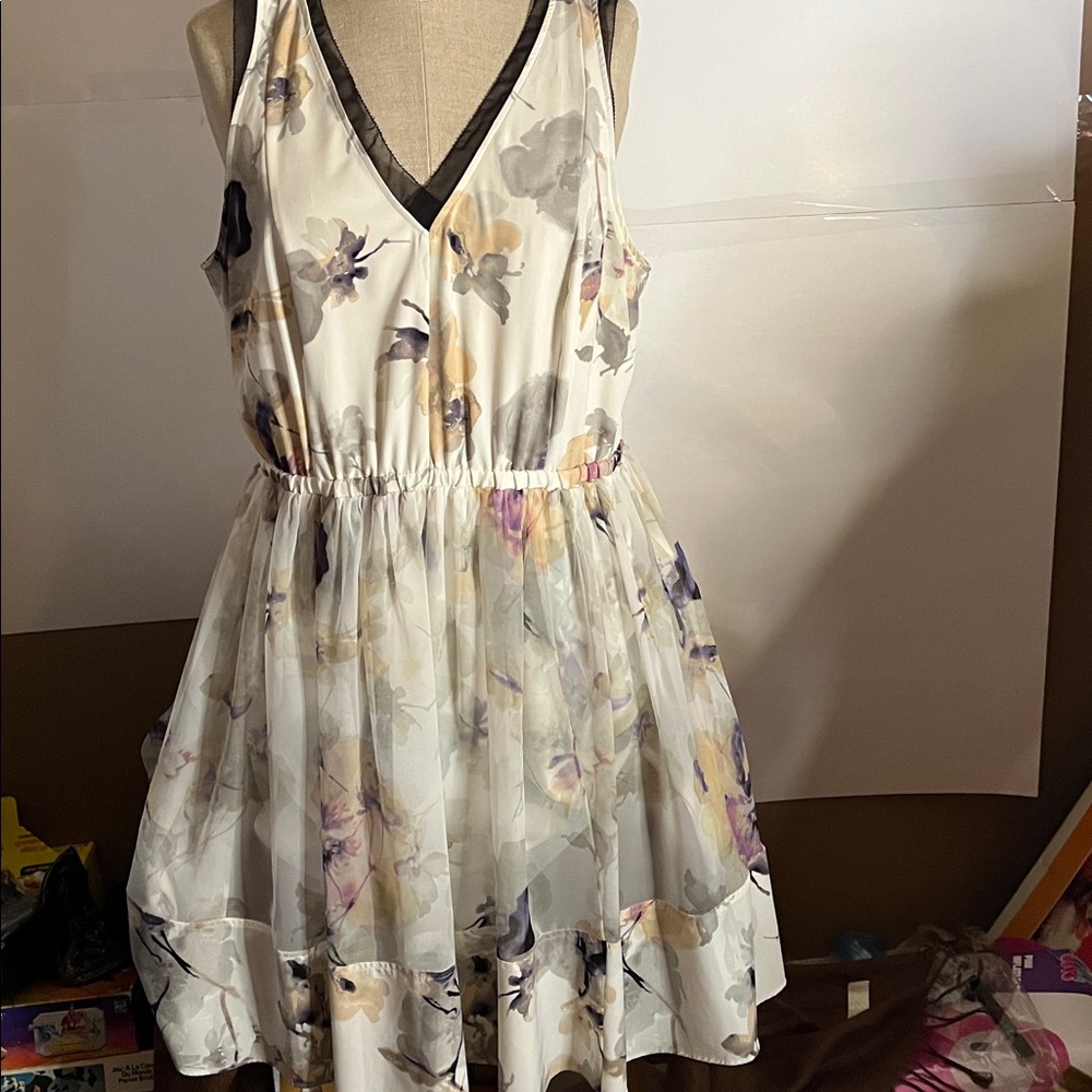 😄Simply Vera midi dress floral flowy lace large